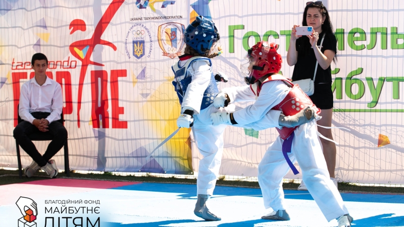 Меценат Анатолій Бойко